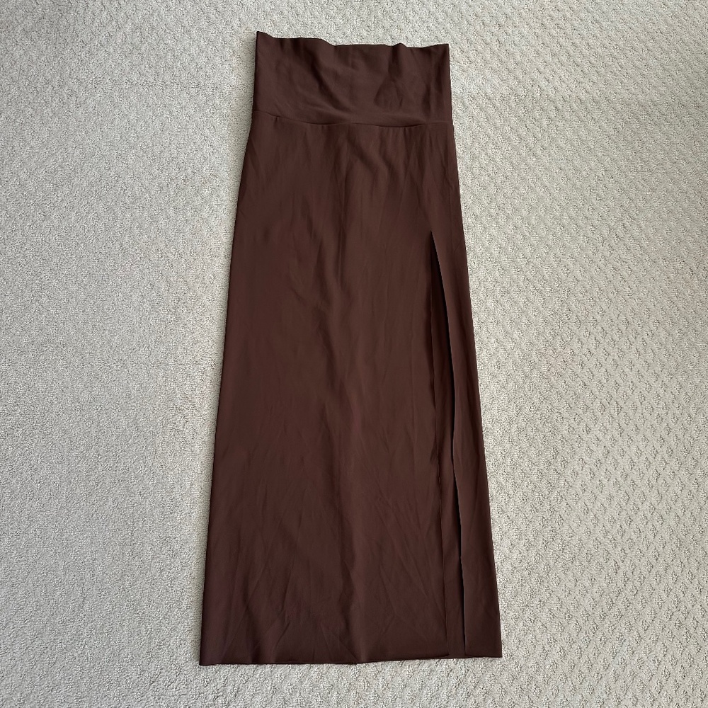 SKIMS Shaping Swim Long Skirt/Cover-Up Cocoa Medium High Slit Beach Pool NWT